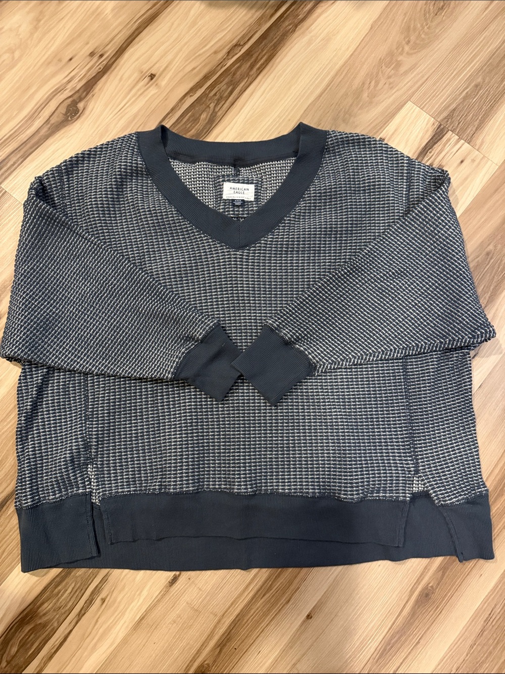 American Eagle Outfitters Navy Two-Tone V-Neck Sweater/sweatshirt